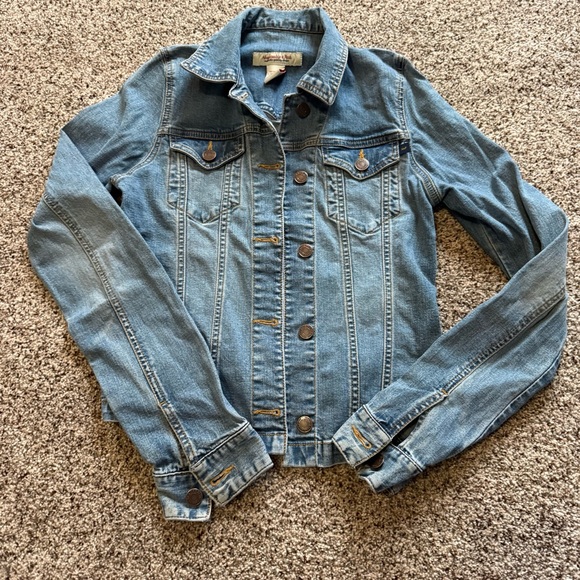 Abercrombie & Fitch Jackets & Blazers - Abercrombie and Fitch denim jacket Small Jean jacket AF women’s small
